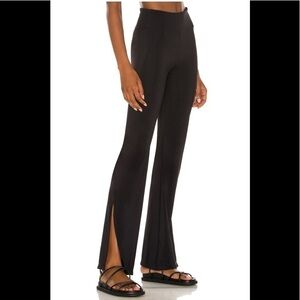 Koral Illuminate Blackout High Rise Flare Leggings Black Sz. M/ L